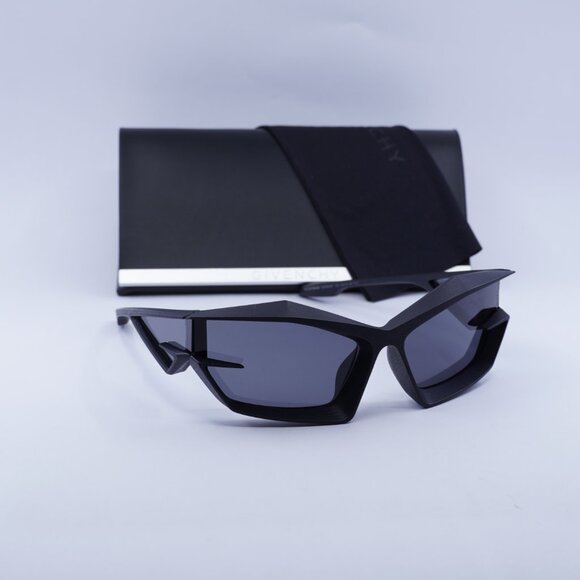 Givenchy GV40049I 02A Geometric Sunglasses - Matte Black/Smoke - Picture 4 of 9